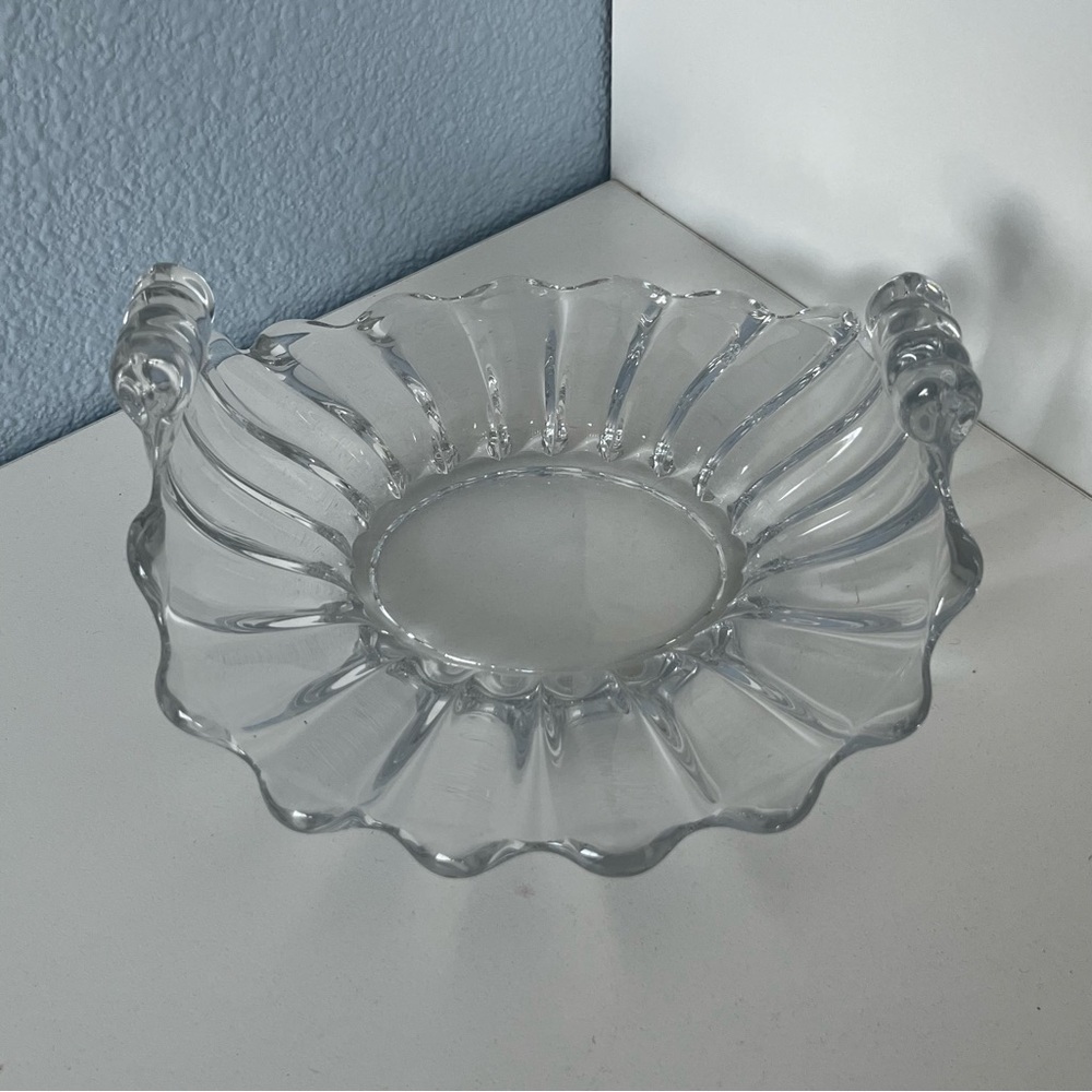 Heisay Vintage Crystolite Handled Snack / Trinket Dish 1937-1957